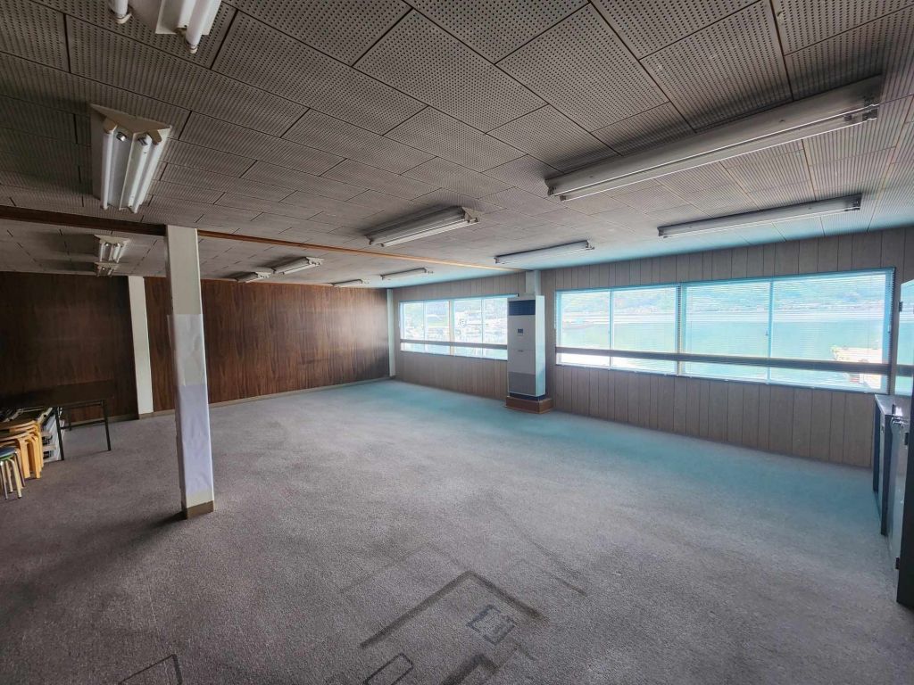 Spacious 3-Story Traditional House for Rent in Seiyo City, Ehime - Thumbnail 4