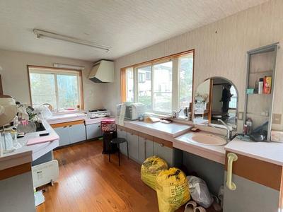 Spacious 10SLDK House Near Manza-Kazawaguchi Station, Tsumagoi — Image 4, Tsumagoi, Gunma