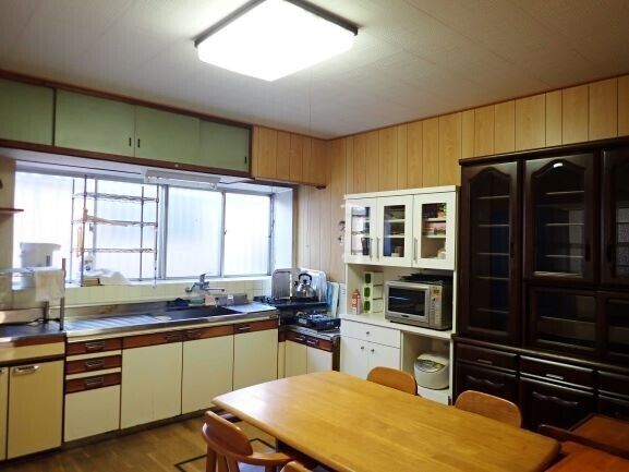 Renovated 7DK House for Sale in Saiki, Oita with Sea Views - Thumbnail 4