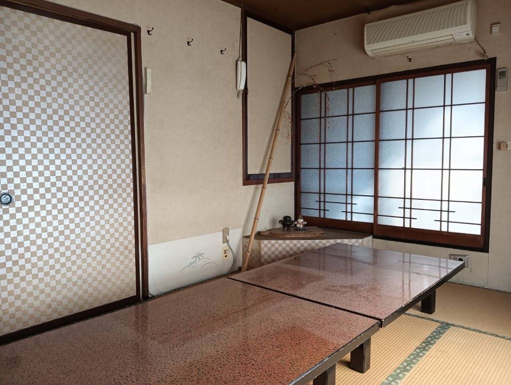 Historic Tomioka Commercial Building for Rent Near Silk Mill - Thumbnail 2