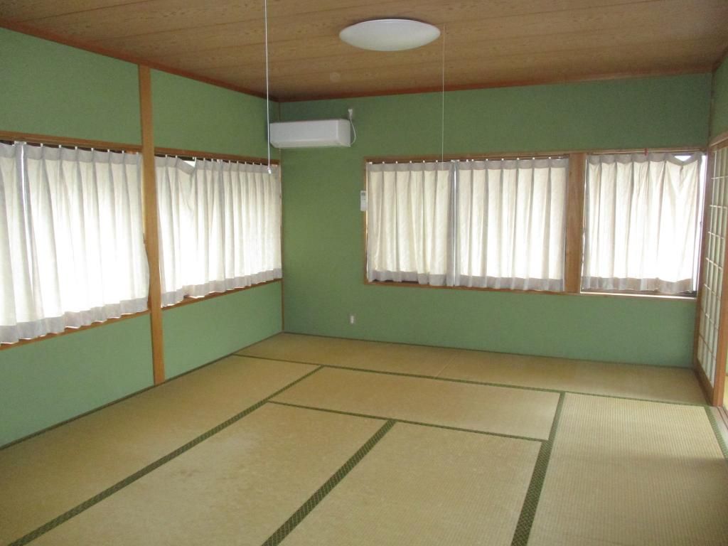 5DK House with Rice Paddies & Forest Land in Kasaoka, Okayama - Thumbnail 4