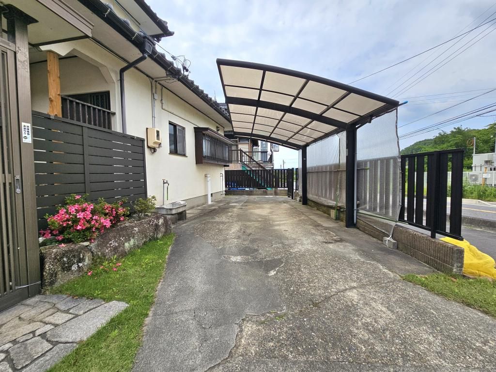 Spacious 5DK House with Detached Unit in Mizunami, Gifu - Thumbnail 2