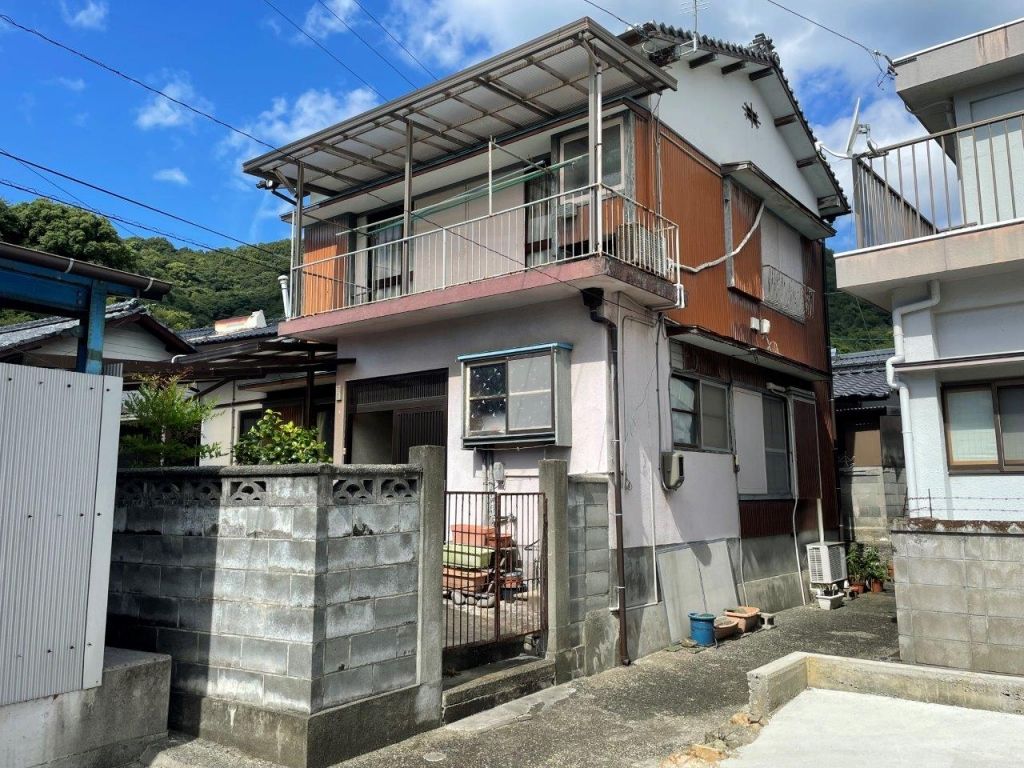 Seaside 5DK Detached House for Sale in Seiyo City, Ehime - Thumbnail 2