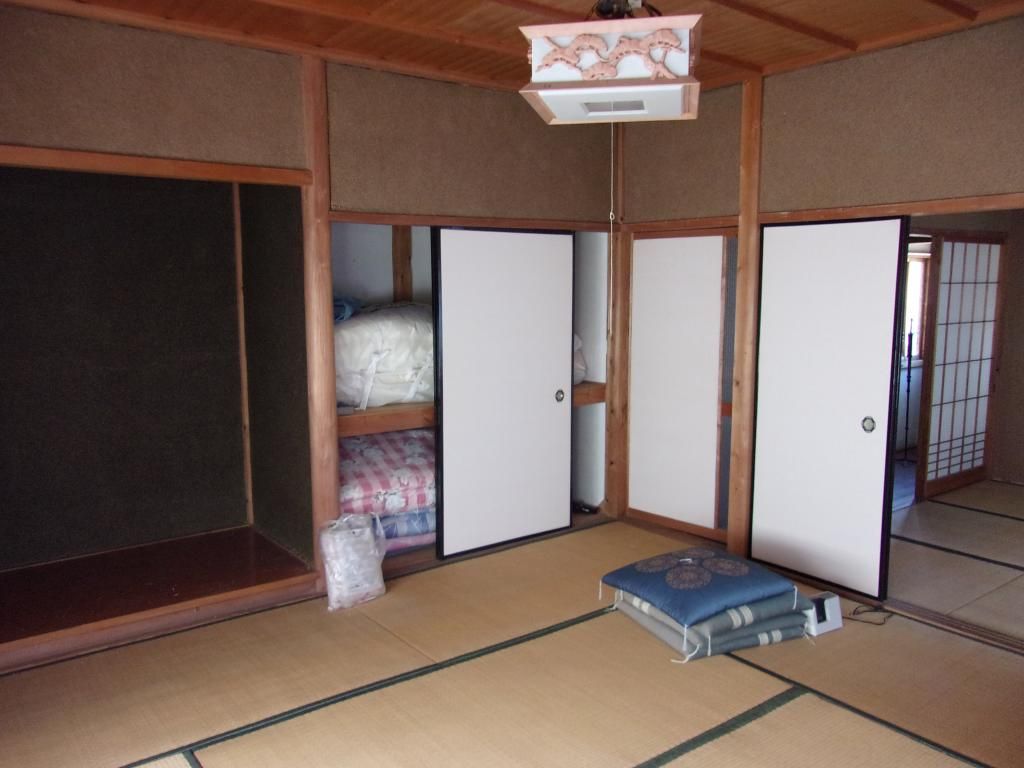 8K Farmhouse for Sale in Miyoshi City, Hiroshima with Land - Thumbnail 3