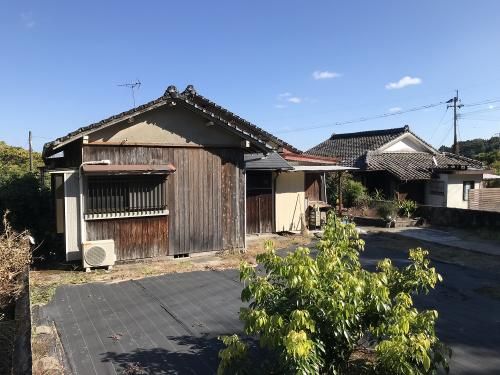Spacious 4 Washitsu Home with 2 Kitchens for Sale in Ibusuki - Thumbnail 2