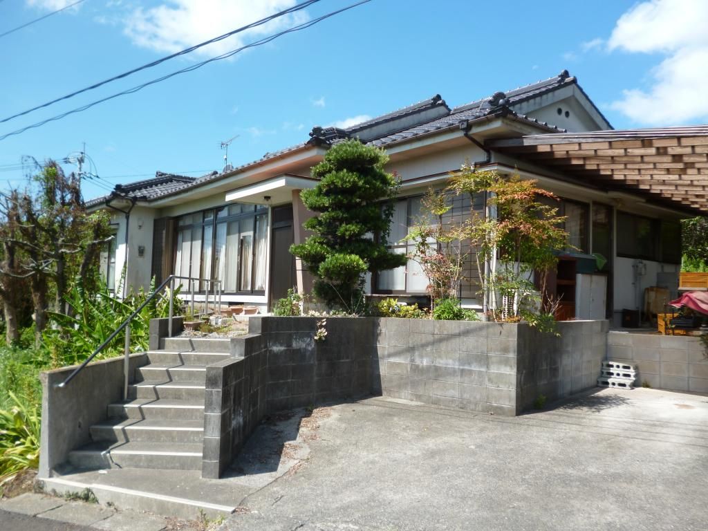 4LDK Detached House for Sale in Ichikikushikino, Kagoshima - Thumbnail 2