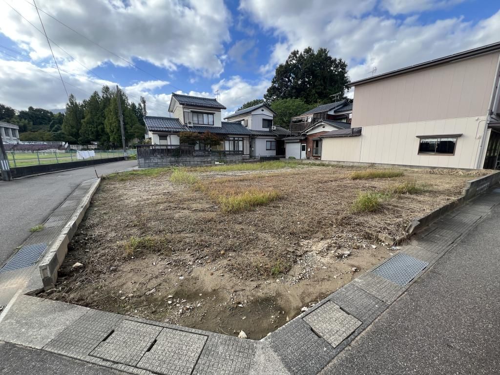 Vacant Land for Sale Near Yahagi Station in Yahiko Village, Niigata - Thumbnail 2