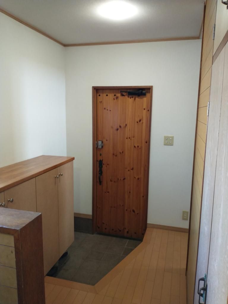 Renovated Hadano House with Dual Kitchens & Garden for Rent - Thumbnail 2