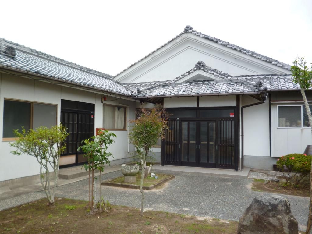 Traditional 6LDK House for Rent in Ichikikushikino, Kagoshima - Thumbnail 3