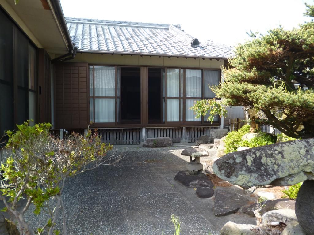 Traditional 6LDK House for Rent in Ichikikushikino, Kagoshima - Thumbnail 2