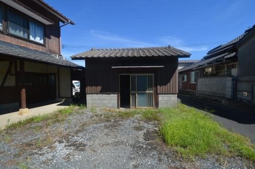 7LDK Akiya House in Chikujo Town, Fukuoka with Renovation Subsidy - Thumbnail 3