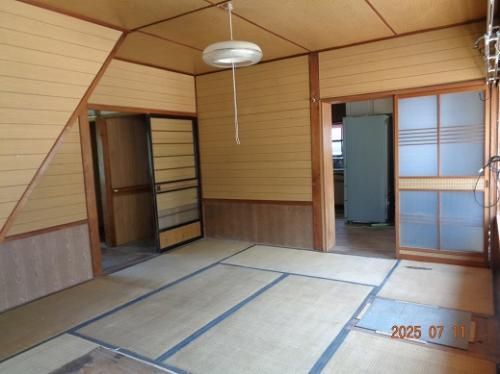Spacious 299 Tsubo Land with House in Itayanagi, Aomori - Thumbnail 4