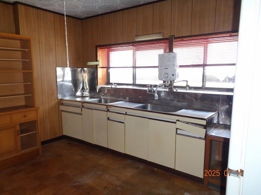 Spacious 299 Tsubo Land with House in Itayanagi, Aomori - Thumbnail 3