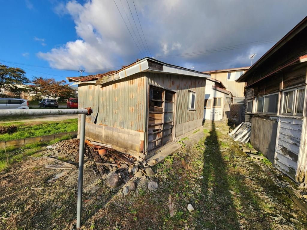 75-Year-Old Station-Side House on Leased Land in Inawashiro, Fukushima - Thumbnail 2