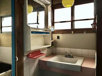 Traditional 4DK House with Parking in Quiet Saijo Neighborhood — Image 4, Saijo, Ehime