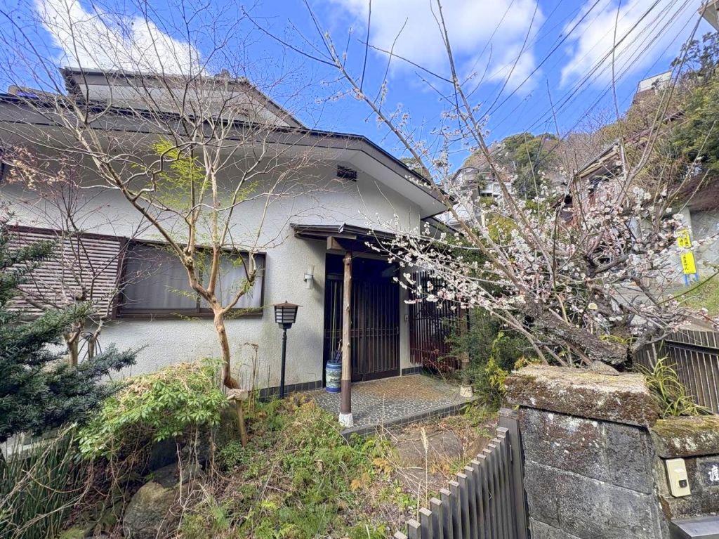 5DK Detached House with Garden in Yugawara, Kanagawa - Thumbnail 2