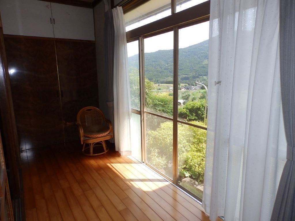 Traditional 6DK Wooden House in Imari, Saga - Image 2