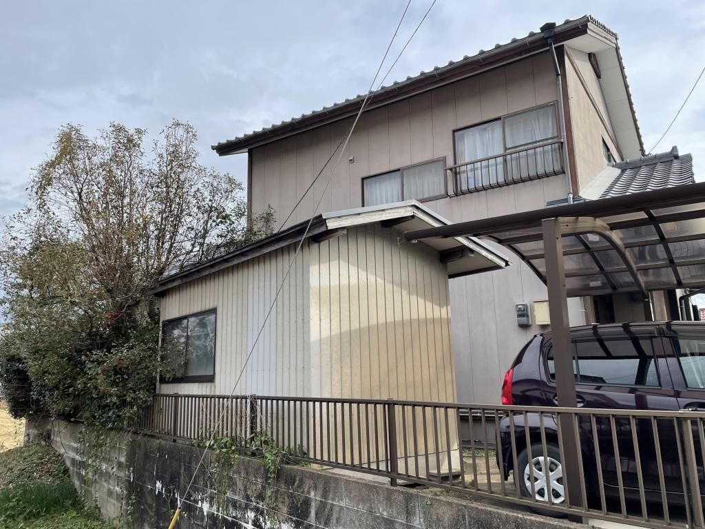 4LDK Wooden House for Sale in Imari, Saga with Mountain Views - Thumbnail 3
