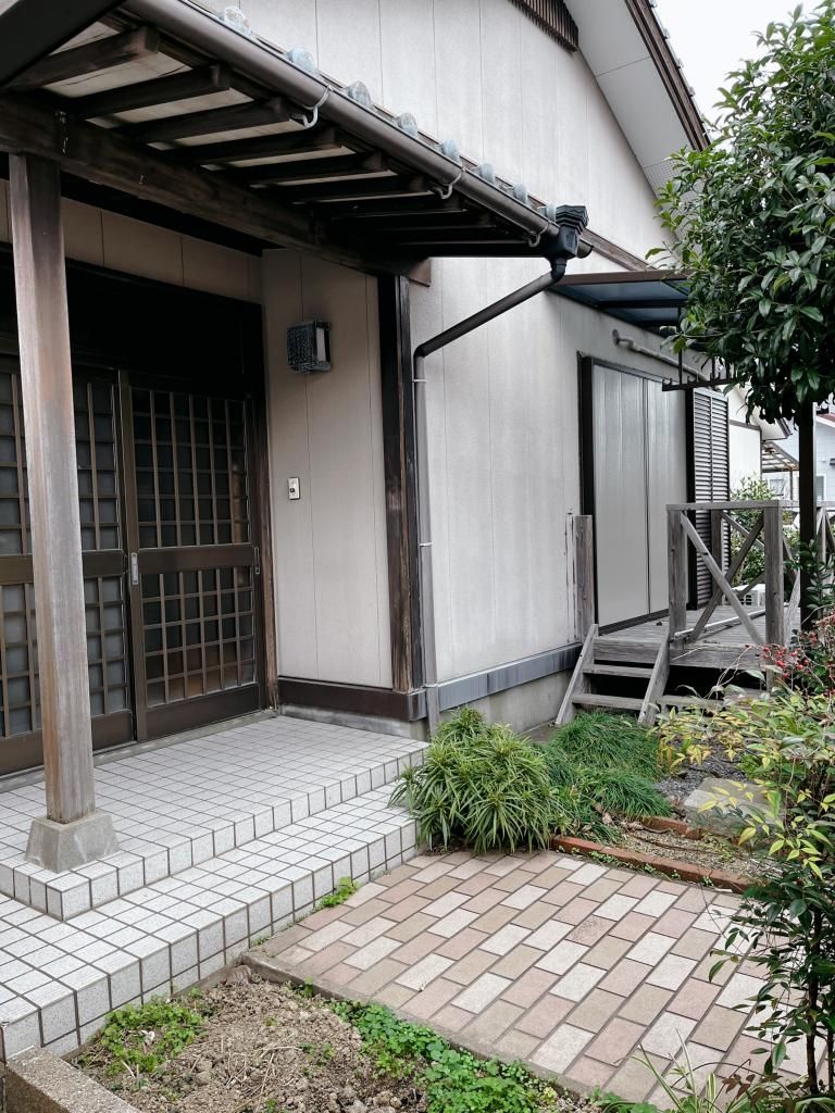 4LDK Wooden House for Sale in Imari, Saga with Mountain Views - Thumbnail 2