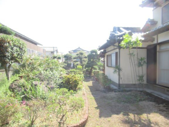 Spacious 7DK House with Garden in Saiki City, Oita - Thumbnail 4