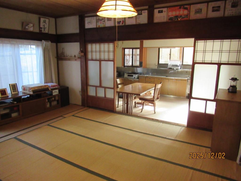 10DK Traditional House for Sale in Gujo with Mountain Views - Thumbnail 2