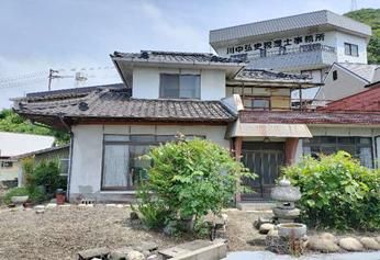5DK Detached House with Annex in Mihara, Hiroshima Akiya Bank - Main Image