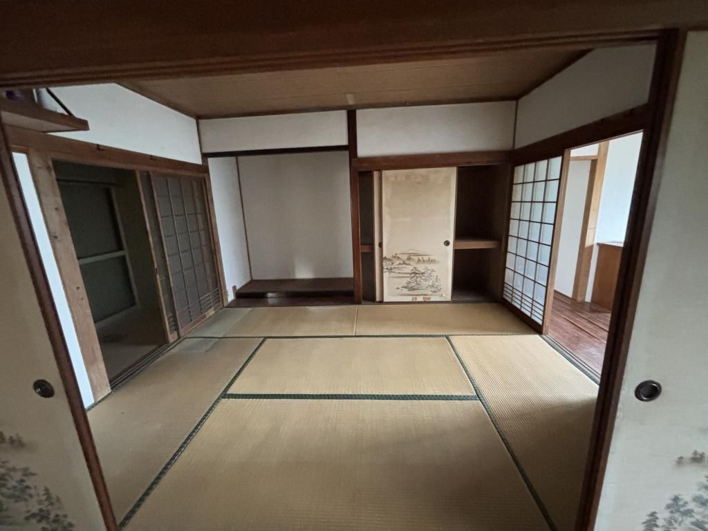 8DK House for Renovation in Imari with Imari Bay Views - Thumbnail 3