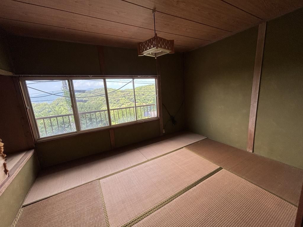 8DK House for Renovation in Imari with Imari Bay Views - Thumbnail 4