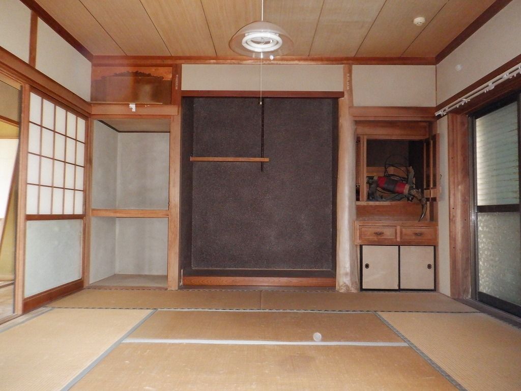 Oceanfront 8DK Detached House for Sale in Hirado, Nagasaki - Thumbnail 3