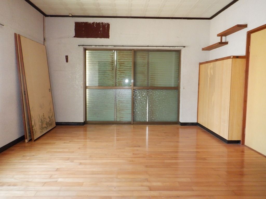 Oceanfront 8DK Detached House for Sale in Hirado, Nagasaki - Thumbnail 4
