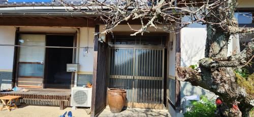 5DK Home with Large Garden & Farmland in Nagi, Okayama - Thumbnail 4