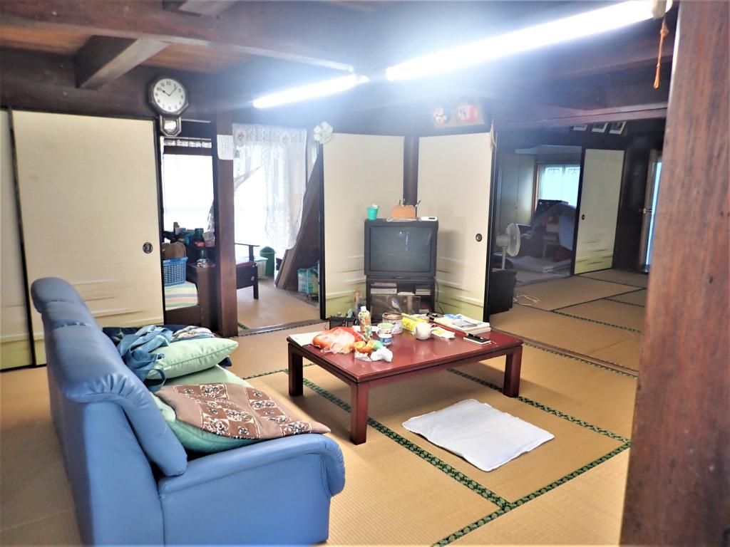 1868-Built Traditional House for Rent with Garden in Tsukumi - Thumbnail 4