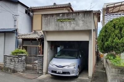 5DK Wooden House for Sale in Shikokuchuo City — Image 1, Shikokuchuo, Ehime