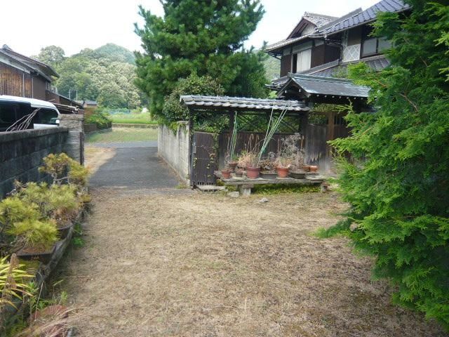 Renovated 11SDK House with Farmland in Asakuchi, Okayama - Thumbnail 3