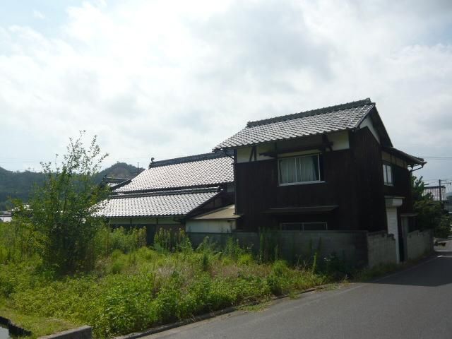 Renovated 11SDK House with Farmland in Asakuchi, Okayama - Thumbnail 2
