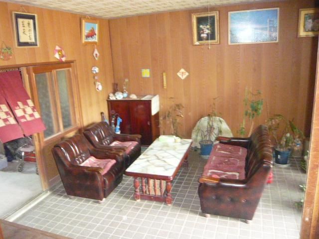 Renovated 11SDK House with Farmland in Asakuchi, Okayama - Thumbnail 4