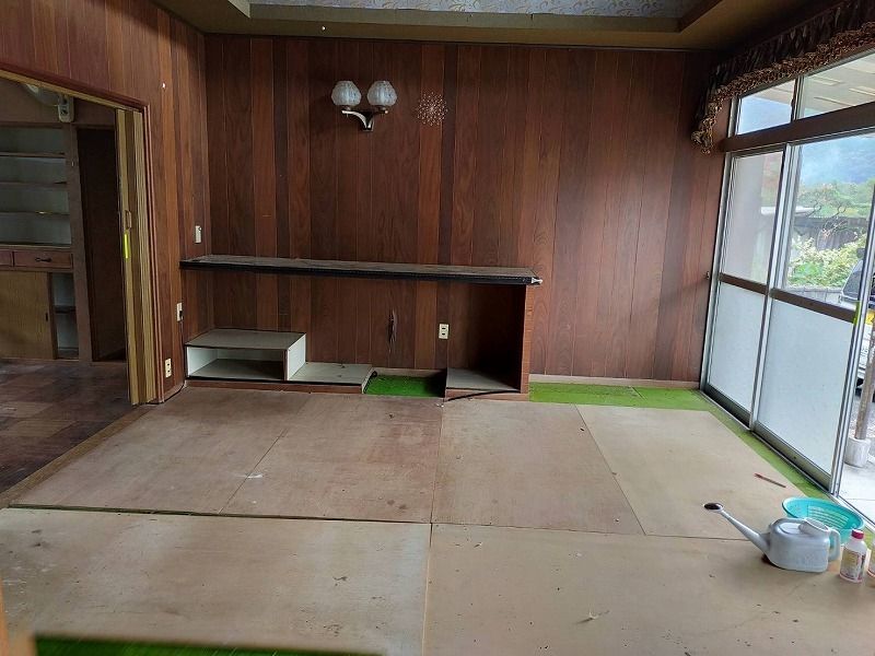 5DK Detached House for Sale in Niihama, Ehime - 298.9sqm Land - Thumbnail 3