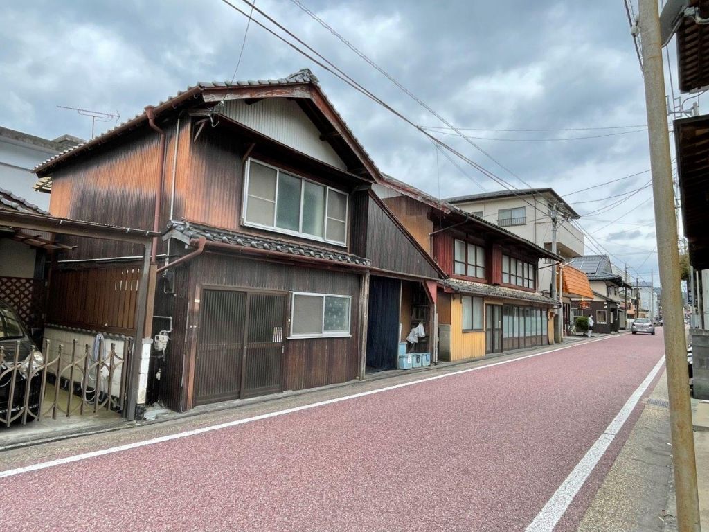 1912 Historic 4K House for Rent in Central Seiyo City, Ehime - Thumbnail 2