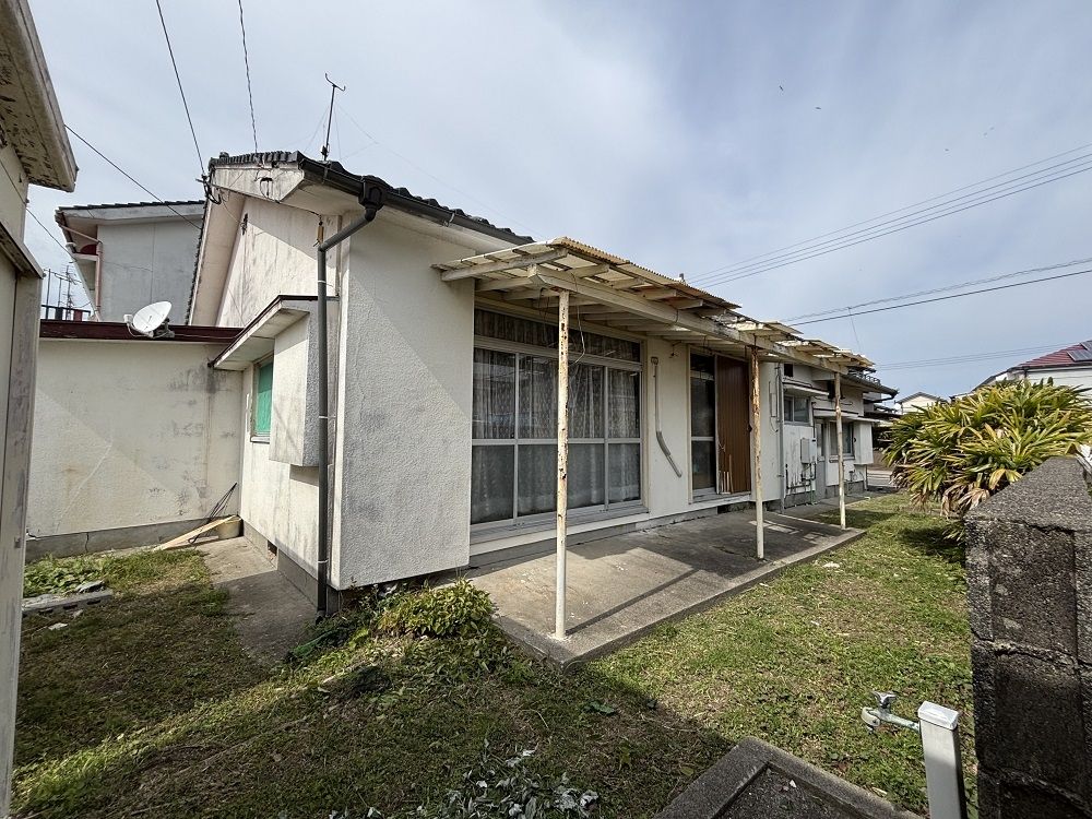 6LDK House with Private Onsen for Sale in Ibusuki, Kagoshima - Thumbnail 2