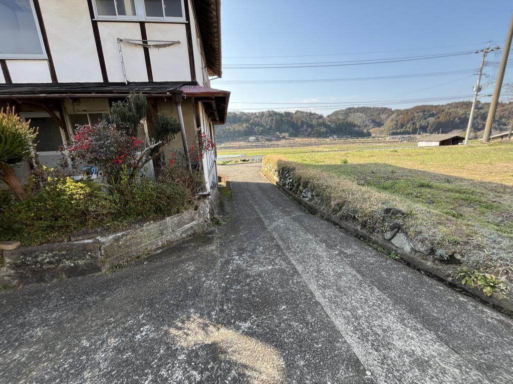 8K House for Sale Near Harajiri Falls in Bungo Ono, Oita - Thumbnail 2