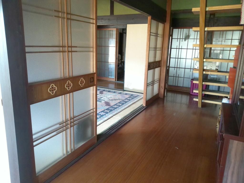 7LDK Renovated House with Farmland in Miyoshi City, Hiroshima - Thumbnail 3