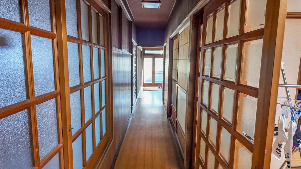 Spacious 16DK House in Minami-Awaji with 303㎡ Space - Thumbnail 3