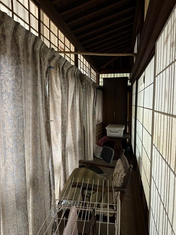 Spacious 9DK Home in Takeo City with Large Garden - Image 1