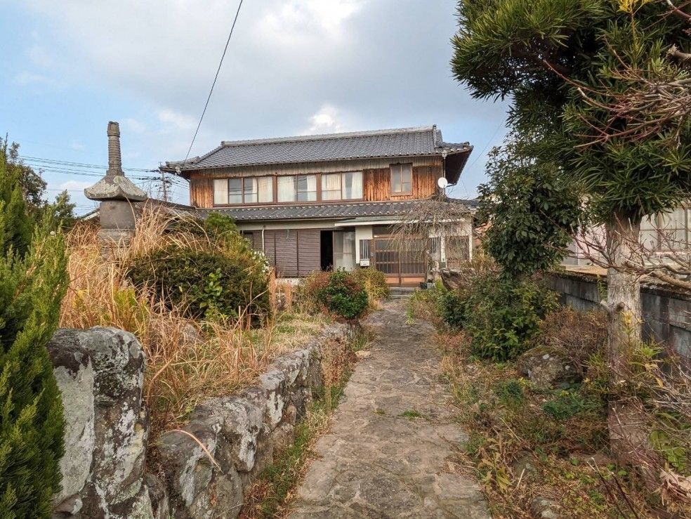 Historic 1928 9DK House on 545sqm Land in Bungotakada, Oita - Thumbnail 2