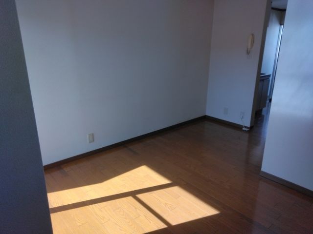 1K Apartment for Rent Near Shibusawa Station, Hadano - Thumbnail 2