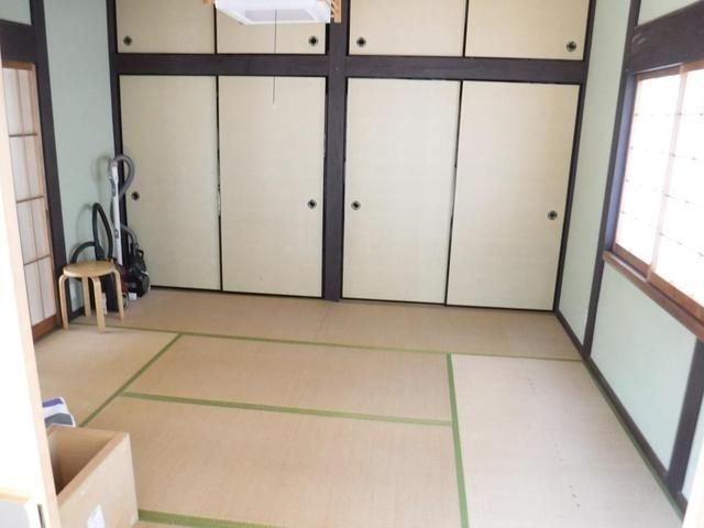 1K House on Large 1167sqm Plot with Shop Potential in Higashihiroshima - Thumbnail 3