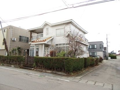 Vacant House for Sale in Hirosaki with 230 sqm Land - Main Image