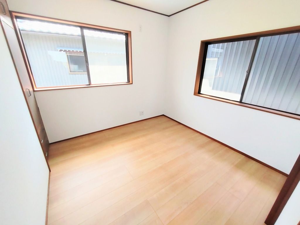 Renovated 4LDK House for Sale in Saburomaru, Fukui City - Thumbnail 2