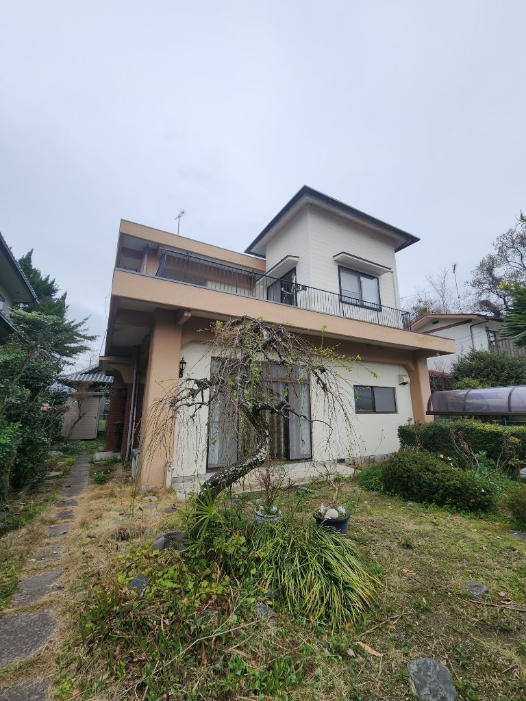 5-Bedroom RC Home with Garden in Quiet Tobe Town, Ehime - Thumbnail 2