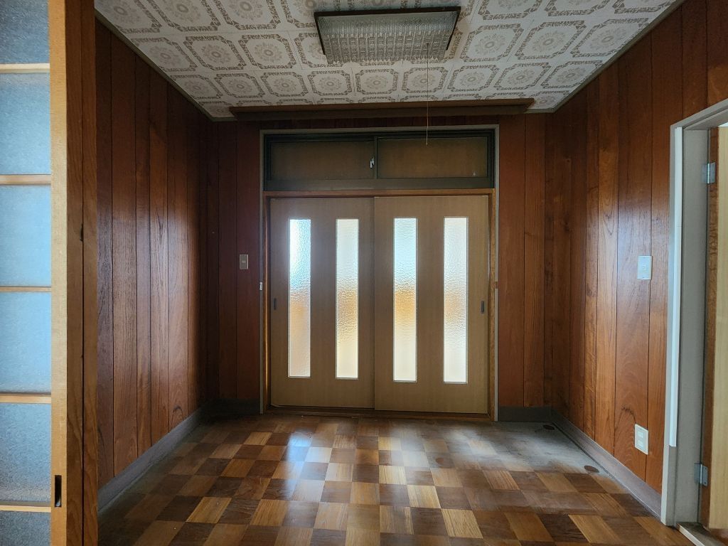 5-Bedroom RC Home with Garden in Quiet Tobe Town, Ehime - Thumbnail 4